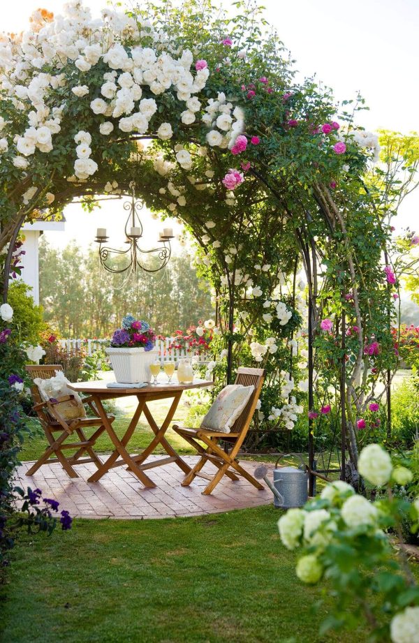 30-garden-decorating-ideas-with-fake-plants-dyartificial